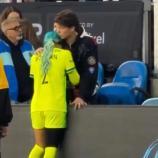 Tennis star comforts his girlfriend. © Screenshot