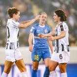 Cristiana Girelli und Eva Schatzer jubeln gegen St. Pölten. © APA / GEORG HOCHMUTH