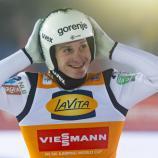 Domen Prevc ist der Mann der Stunde. © ANSA / MARTIN DIVISEK