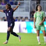 Eva Schatzer (r.) musste sich mit ihren Teamkolleginnen den USA geschlagen geben. © APA / RICH STORRY