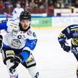 Kapitän Paul Eisendle (links) gewann mit Sterzing beim amtierenden Meister. © EK Zeller Eisbären