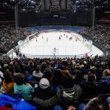 Die Santagiulia Ice Hockey Arena hat ihre Feuertaufe überstanden. © FISG