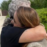 Un câlin sincère pour Sofia Goggia. ©Instagram