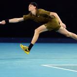 Jannik Sinner schien gegen James Duckworth im Höhenflug. © APA/afp / DAVID GRAY