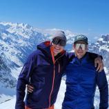 Marco Odermatt (links) mit seinem engen Kumpel. © Instagram