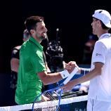 Novak Djokovic servierten den italienischen Überraschungsmann Francesco Maestrelli ab. © ANSA / JOEL CARRETT