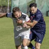 St. Georgens Lukas Aichner (links) im Duell mit Antonio Volino. © Perathoner