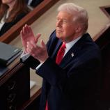 Donald Trump hat das US-Hockeyteam geehrt und dabei nicht mit Lob gespart. © APA / CHIP SOMODEVILLA