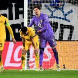 Dortmund-Goalie Gregor Kobel (3. von links) leistete sich einen dicken Patzer. © APA/afp / PIERO CRUCIATTI