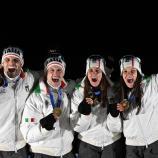 Emanuel Rieder, Simon Kainzwaldner, Andrea Vötter und Marion Oberhofer mit ihren Goldmedaillen. © APA/afp / TIZIANA FABI