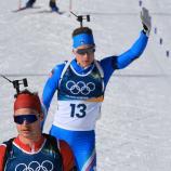 Lukas Hofer ließ sich auf der Zielgeraden von den Fans feiern. © ANSA / PIERRE TEYSSOT