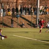 Obermais-Youngster Tizian Stecher (17) sorgte mit diesem Schuss für das 1:0. © P. Schwienbacher