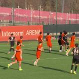 SportNews präsentiert auch an diesem Montag wieder die besten Szenen aus dem heimischen Amateurfußball. Heute: Ein Sonntagsschuss durch Andi Kicay, der Virtus Bozen den 1:0-Derbysieg gegen den Bozner FC bescherte. Zudem waren wir beim Oberliga-Spiel zwischen dem SSV Brixen und Partschins (0:0) und beim Landesliga-Duell zwischen Gargazon und Lana (3:0) vor Ort. © stol