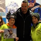 Am Freitagabend wurde bei der Talstation in Kuppelwies, Ultens Skiheld Dominik Paris gebührend für seine Olympia Bronzemedaille in der Abfahrt gefeiert. Hunderte Fans nahmen den sympathischen Speed-Spezialisten in Empfang. © stol