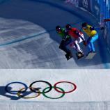 Nun sind die Olympischen Winterspiele 2026 auch für Omar Visintin Geschichte: Der Algunder war am Sonntag beim Teamwettbewerb im Snowboardcross mit Sofia Groblechner im Einsatz. Die beiden Azzurri kamen dabei nicht über das Viertelfinale hinaus. Die gute Laune ließ sich der 36-Jährige davon aber nicht nehmen. Hier unser Audio-Interview aus Livigno, in dem es auch um seine Zukunft geht. © stol
