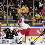 Eddie Pasquale & Co. feierten einen unglaublichen Sieg, der das Halbfinale bedeutete. © I. Foppa / HC Pustertal