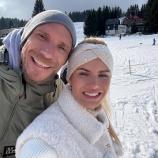 Eine Biathlon-Ikone im großen Babyglück. © Instagram