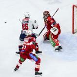 Fehervar (in weiß) und Klagenfurt liefern sich eine enge Serie. © Vörös Dávid