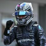 Kimi Antonelli startet beim Grand Prix von Japan von der Pole Position. © APA/afp / PHILIP FONG