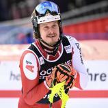 Manuel Feller muss seine Saison vorzeitig beenden. © AFP / MARCO BERTORELLO