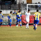 Naturns (in gelb-blau) feierte einen Derbysieg in Latsch. © Sarah Mitterer