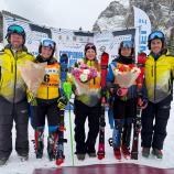 Victoria Klotz (Bildmitte) holte Doppel-Gold bei den U18-Italienmeisterschaften im Ski Alpin.