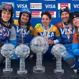 Vier Kristallkugeln auf einen Blick: Italiens Snowboarder strahlen. © FISI