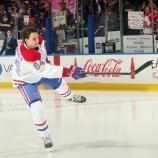 David Reinbacher bei der Rookie Lap vor dem Match. © APA / BRUCE BENNETT