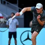 Jannik Sinner kämpfte sich eine Runde weiter. © APA/afp / JAVIER SORIANO