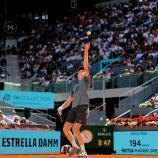 Jannik Sinner spielt derzeit in Madrid auf. © APA/afp / THOMAS COEX