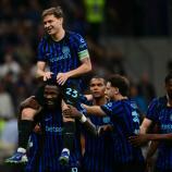Nicolò Barella (oben) und Marcus Thuram (links unten) brachten Inter auf Siegkurs. © APA/afp / MARCO BERTORELLO