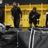 Noch einmal schlafen, dann ist es soweit: Der HC Pustertal startet ins ICE-Finale. Oder wie die Brunecker sagen: „It’s Showtime!“ Unsere Kamera war bei der Abreise nach Graz dabei – und hat emotionale Einblicke, exklusive Kabinenmomente und echte Kampfansagen eingefangen. © stol