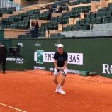 Am Dienstag trifft Jannik Sinner beim Mastersturnier in Monte Carlo auf Ugo Umbert. Vor dem ersten Match hat „Dolomiten“-Fotograf Felice Calabrò den Sextner beim Training beobachtet. © stol