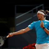 Alexander Zverev kämpft ums Finale in Madrid. © APA/afp / OSCAR DEL POZO