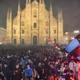 Der Mailänder Domplatz wurde von den Interisti eingenommen. © ANSA / MATTEO CORNER