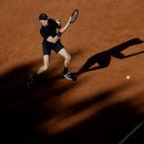 Jannik Sinner bestreitet sein Erstrundenmatch in Paris. © APA/afp / TIZIANA FABI