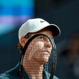 Jannik Sinner wird von Andy Roddick geadelt. © APA/afp / OSCAR DEL POZO