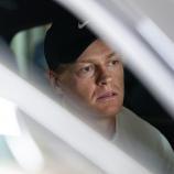 Jannik Sinner wurde bei seiner Ankunft in Rom völlig abgeschirmt. © ANSA / Telenews