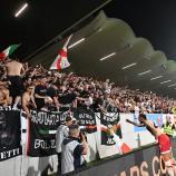 Nicola Pietrangeli (rechts) lässt sich von den Fans feiern. © DLife