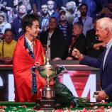 Wu Yize wurde als neuer Weltmeister gekrönt. © APA/afp / DARREN STAPLES
