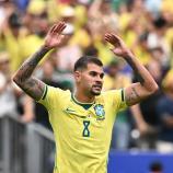 Bruno Guimaraes kämpft mit Brasilien ums Achtelfinale. © APA/afp / PAUL ELLIS