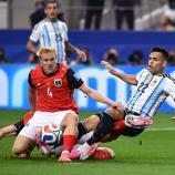 Intensive Zweikämpfe: Xaver Schlager und Lautaro Martinez. © APA/afp / PAUL ELLIS