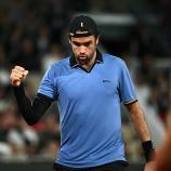 Matteo Berrettini hat sich nicht schwer verletzt. © APA/afp / JULIEN DE ROSA