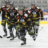 Stefan Spinell (vorne) spielte auch schon für den HC Pustertal. © Iwan Foppa