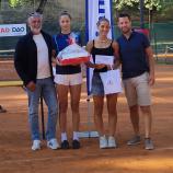 Aliz Mrva-Kovacs (2.v.l.) vom TC Gherdeina siegte gegen Teamkollegin Sofia Selle (2.v.r.). © Plopp