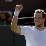 Jannik Sinner trifft am Dienstag im Viertelfinale von Wimbledon auf den Deutschen Jan-Lennard Struff. Der 36-jährige Routinier freut sich auf das Duell mit dem besten Tennisspieler der Welt. Hören Sie rein, was Struff vor der Begegnung sagt - und welche Erinnerungen er an Sinner hat. © stol