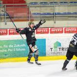 Brayden Sherbinin wird auch in Zukunft in Meran spielen.