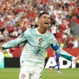Cristiano Ronaldo will ins Viertelfinale. © APA/afp / COLE BURSTON