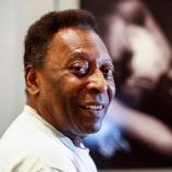 Das Weltmeister-Trikot von Brasiliens Legende Pelé hat für mehrere Millionen Euro den Besitzer gewechselt. © ANSA / SEBASTIAO MOREIRA / GrÃ¡fica