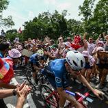 Einer Rubio (links) wurde bei der Tour de France in einen Unfall verwickelt. © APA/afp / JEFF PACHOUD